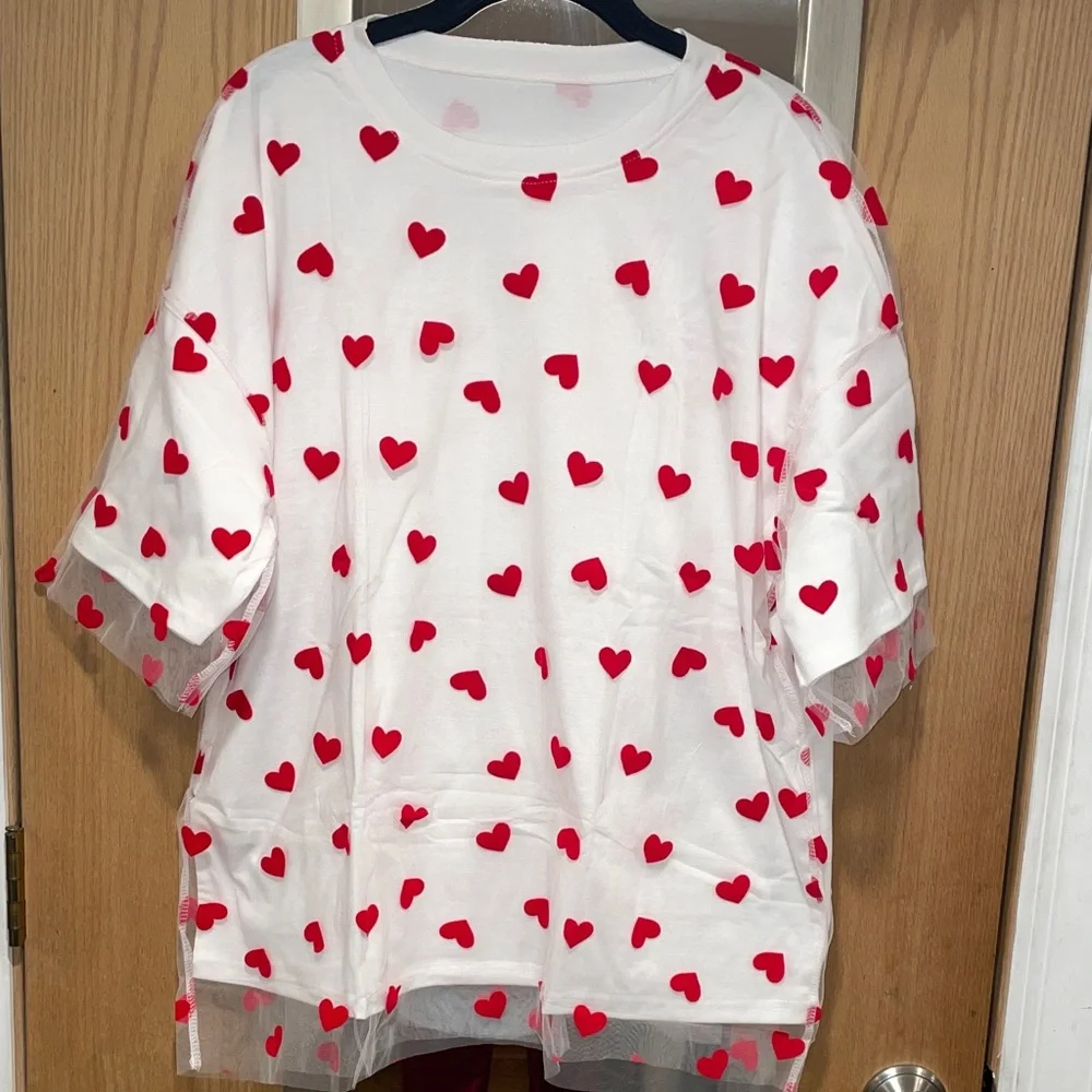 Heart Mesh Overlay Pattern Crewneck Top Size Large New - Picture 1 of 6